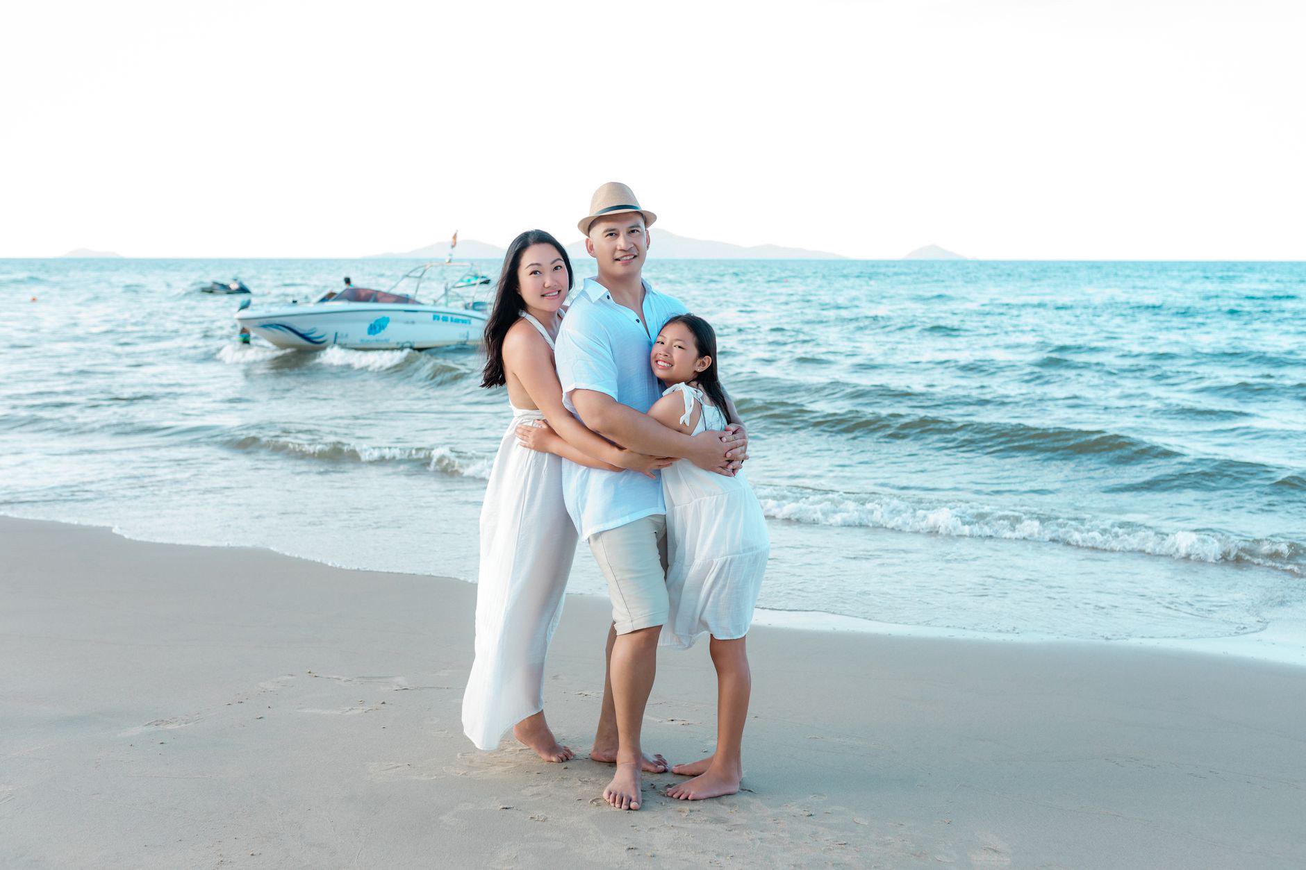 Lưu ý an toàn khi đi biển cùng con